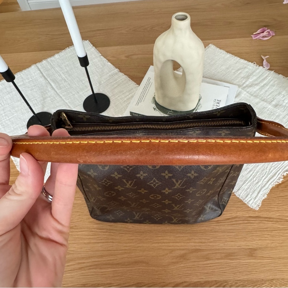 ✅AUTHENTIC✅LOUIS VUITTON LOOPING GM - Picture 9 of 14